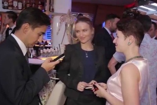12/08/2015 Networking in Roze bar