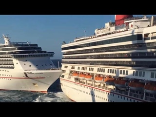 Столкновение двух круизных лайнеров. Collision of two cruise ships.