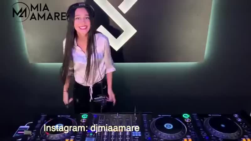 Mia