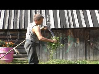 Ремонт брусового дома 11. Кошу траву. Проводка в доме.