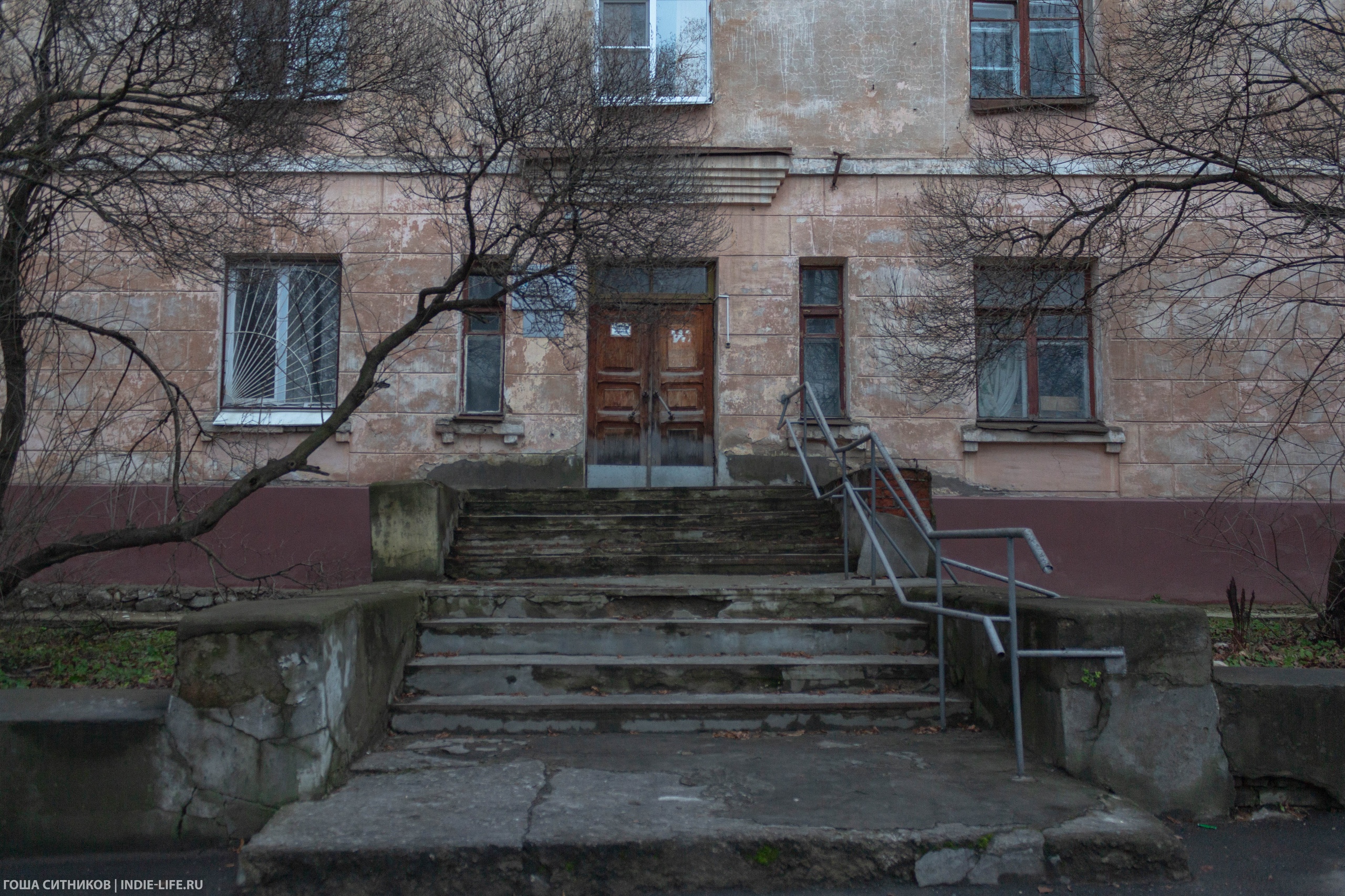 Вход в общагу