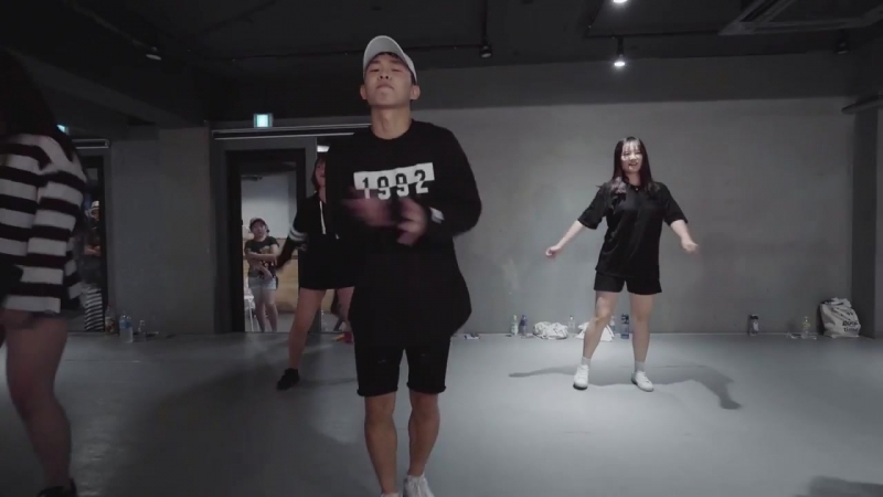 1 Million dance studio Lifted CL, Beginners