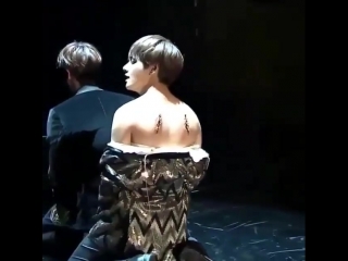 shirtless taehyung