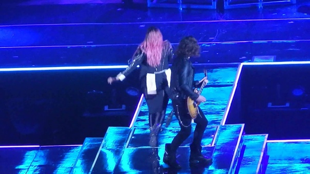 Demi Lovato The Middle Really Dont Care ( Fairfax, VA) 3, 2,