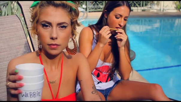 Boss bitch presents Li L DEBBi E DOLLABi LLGATES 2 CUPS ( Official