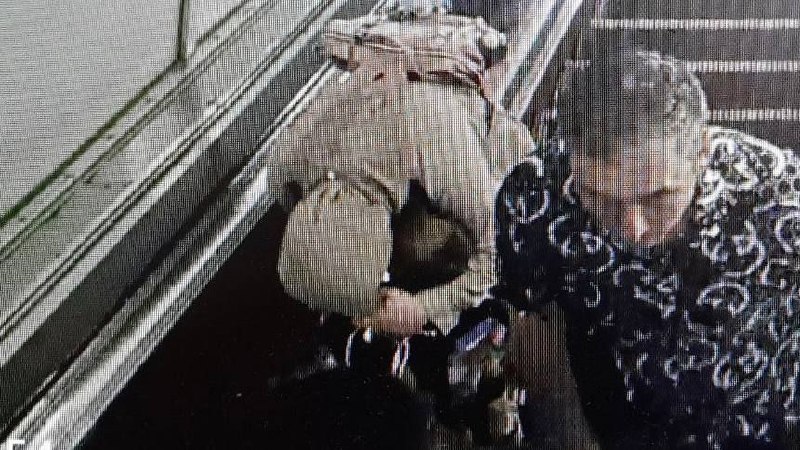 Прокуратура Петербургского метрополитена устанавливает все причины и обстоятельства травмирования малолетнего на эскалаторе на станции метро «Академическая» Это картинка