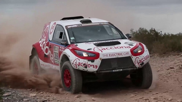 El ACCIONA 100 Eco Powered hace historia en el Dakar