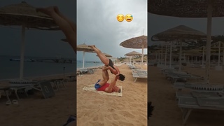 Парная йога #овчинниковаlive #yogastretch #йога_для_здоровья #beautifulbody #ЕгипетПляж  #ШармАльШей